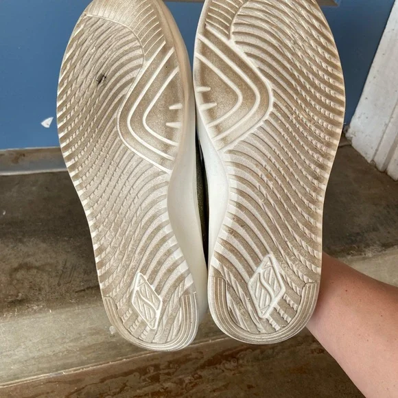 Skechers x Jane Treacy Glittering Silver/Gold Sneakers - Picture 6 of 8